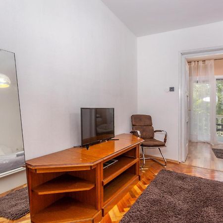 Stunning Apartment In Malinska With Kitchen 외부 사진