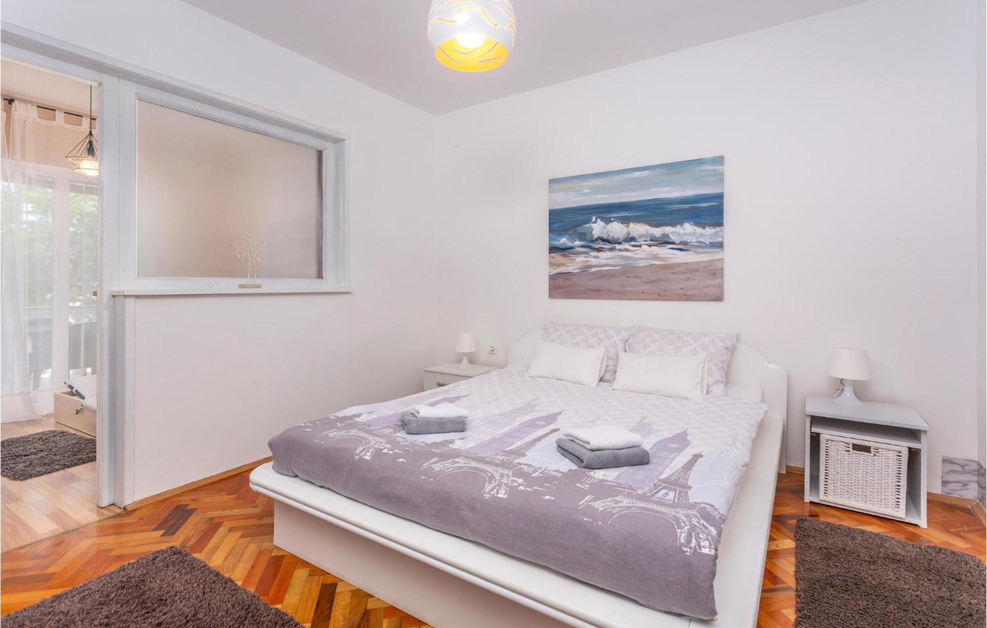 Stunning Apartment In Malinska With Kitchen 외부 사진