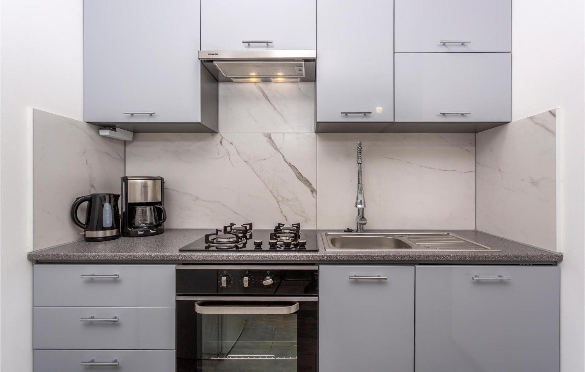 Stunning Apartment In Malinska With Kitchen 외부 사진